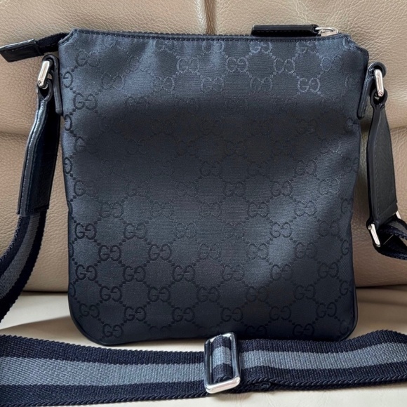 Authentic Gucci Web Black Monogram Nylon Pocket Messenger Crossbody Bag - Picture 2 of 12